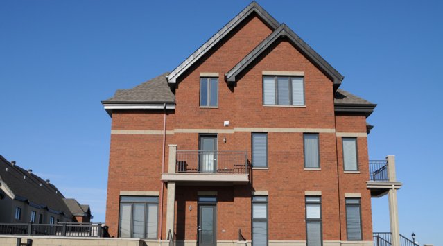 Maison neuve dans le faubourg Boisbriand, un quartier LEED, Céline Lecomte