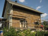 Aide recherchée pour la construction d'une maison en ballots de paille