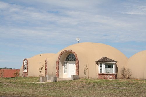 maison dome monolithique