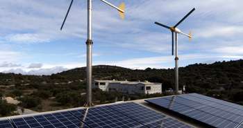 Maison nette zéro et sources d'électricité alternatives