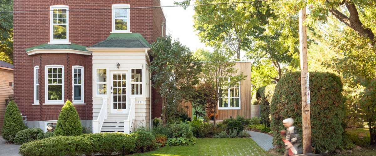 Lois et règlements sur les UHA et annexes résidentielles au Québec