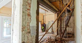 Vaut-il mieux rénover une maison existante ou construire du neuf