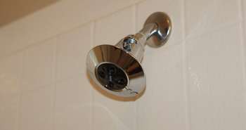 Une douche économe en eau