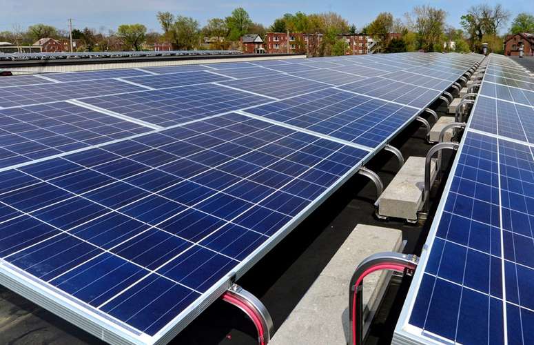Fixations d'installations solaires pour toit plat sans percement