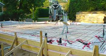 Dalle de béton flottante d'un projet dans la ville de Rosemère