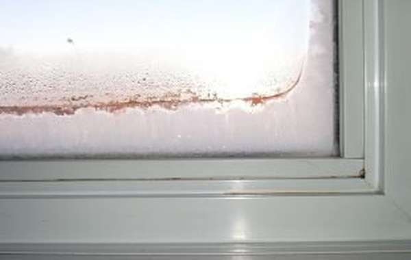 Grand froid et condensation aux fenêtres : trucs pour pallier le probl