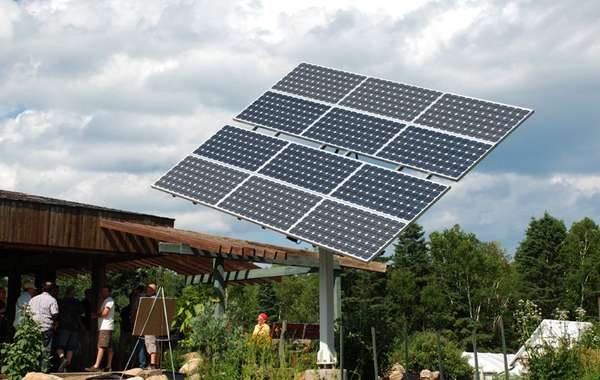 Panneau photovoltaïque aux Écoumènes, dans Lanaudière