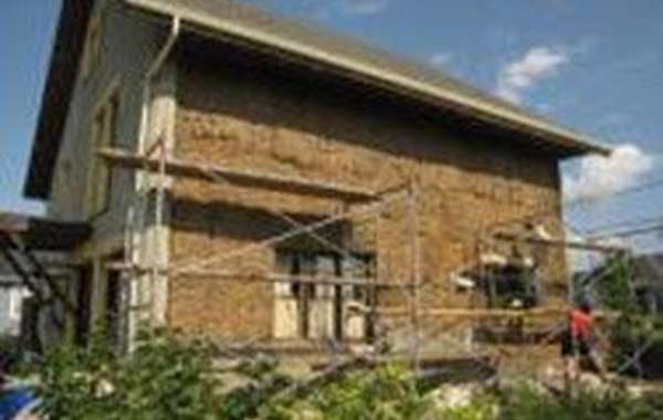 Aide recherchée pour la construction d'une maison en ballots de paille