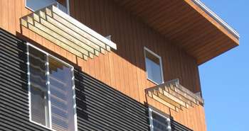 Pare-soleil pour protéger l'habitation de la surchauffe solaire