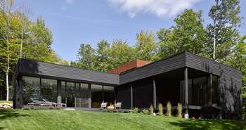 Architectes: Paul Bernier, Alexandre Bernier et Alexandra Bolen.