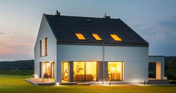 Une maison avec une bonne efficacité énergétique revient-elle moins cher?