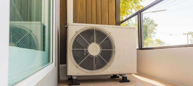 Thermopompe sur balcon