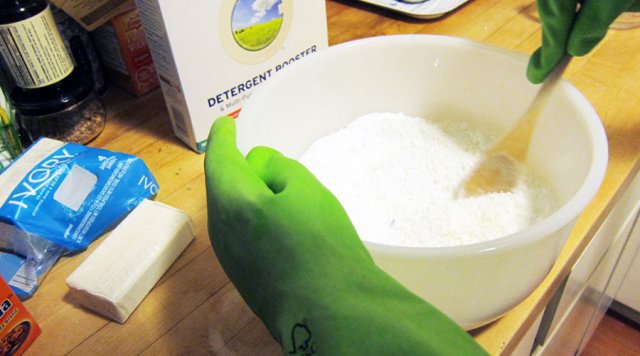 Préparation du savon à lessive maison