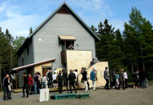 Extérieur de la maison écologique ERE 132 lors du lancement